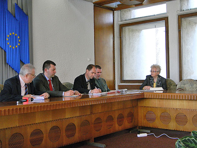 Teren pierdut în hăţişul birocratic