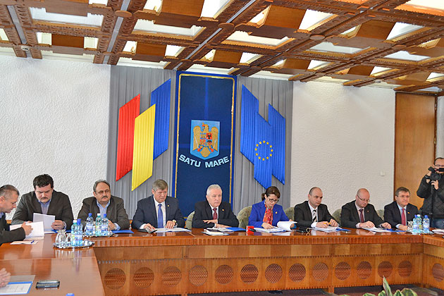 Sindicatele şi patronatele, la masa dialogului