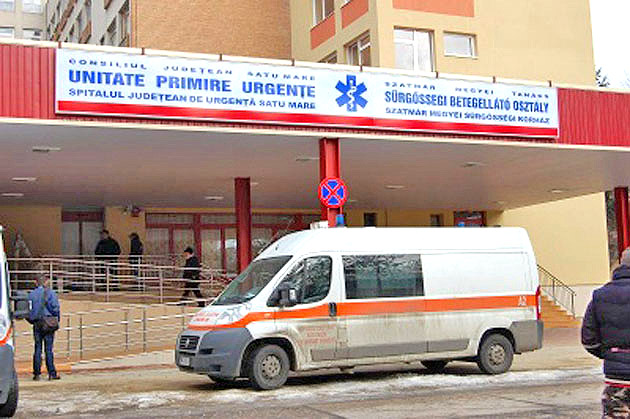 Fetiţă de 9 ani, băgată în spital  de mama alcoolică