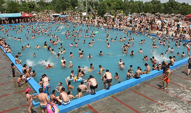 Litoralul sau ştrandurile, alternativele  sătmărenilor de 1 Mai