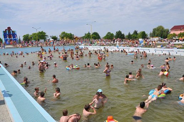 Ştrandul Tăşnad îşi redeschide porţile pentru un nou sezon estival