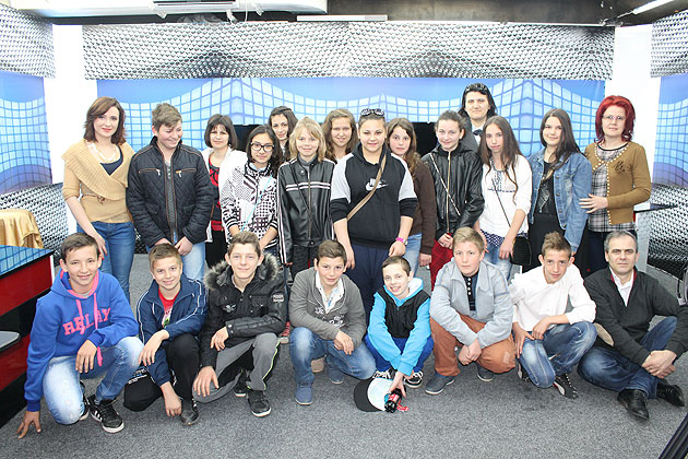 Elevii Şcolii Gimnaziale Păuleşti, în vizită la NVTV şi GNV