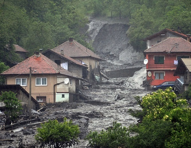 Bosnia şi Serbia se confruntă cu cele mai GRAVE ploi din ultimii 120 de ani