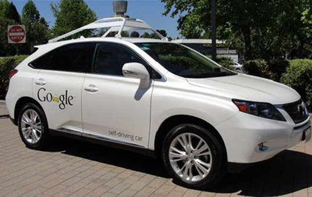 Google va construi 100-200 de maşini "fără şofer", lipsite de volan, pedale de acceleraţie şi frână