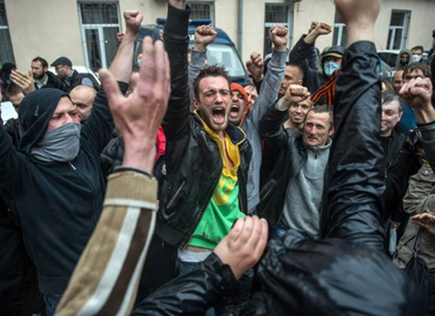 Mii de susţinători ai Ucrainei unite au manifestat pe străzile oraşului Odesa