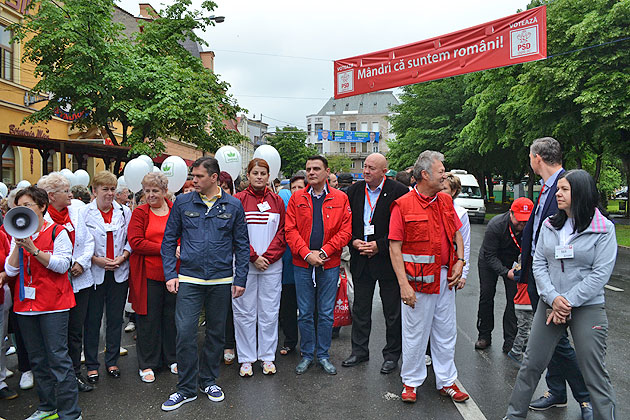 Peste 300 de participanţi  la maratonul Caritas