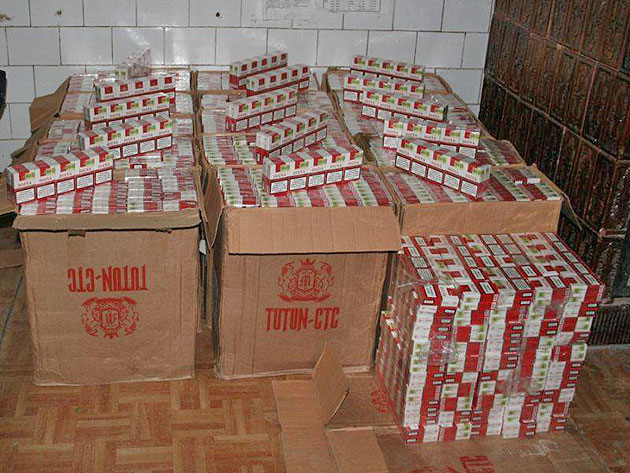 Contrabandiştii lucrează din stocuri