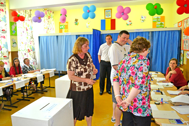 Sătmărenii au ieşit la vot după-amiază la europarlamentare