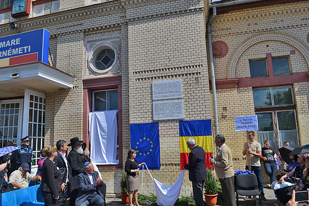 Plăci comemorative în memoria evreilor sătmăreni deportaţi