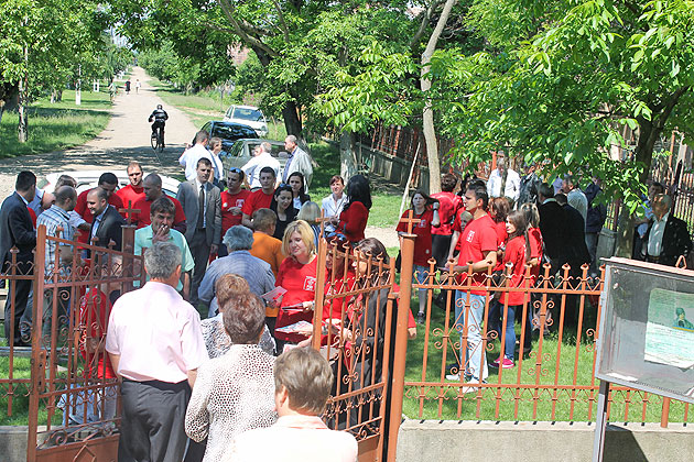 Cetăţenii din Marna votează candidaţii Alianţei PSD-UNPR-PC