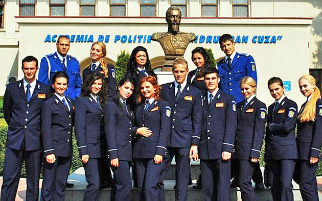Sute de locuri disponibile la şcolile de poliţie