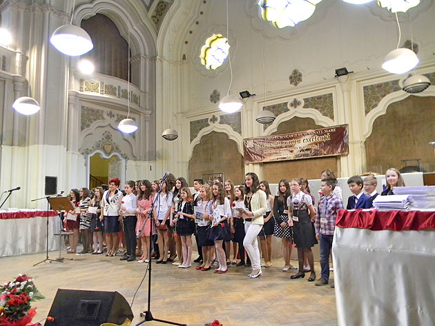 Elevi şi profesori sătmăreni  premiaţi pentru excelenţă