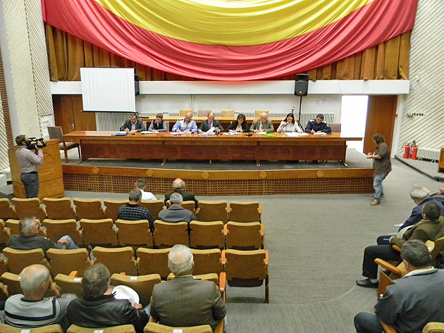 Război total între proprietarii de păduri şi ocoalele silvice