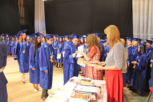 Ultima strigare a catalogului pentru  absolvenţii CN “Doamna Stanca”