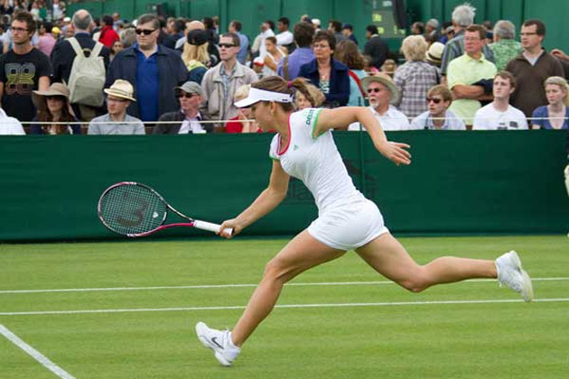 Simona HALEP se CALIFICĂ în turul doi la Wimbledon, după 6-2, 6-2, cu Teliana Pereira