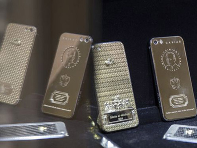 IPhone-uri din aur, gravate cu chipul lui Vladimir Putin, puse în vânzare în Rusia