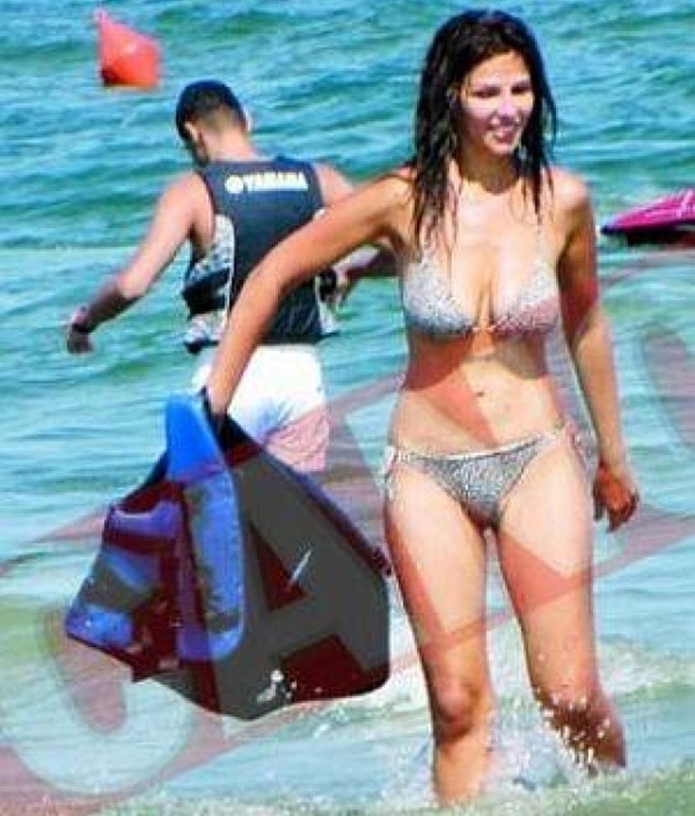 Cum arată Oana Cuzino în costum de baie