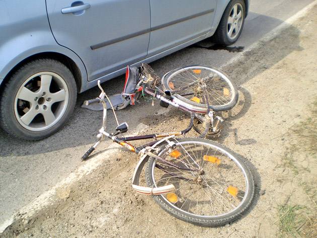 Două femei, la un pas de a-şi pierde viaţa în accidente de circulaţie