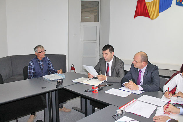 Culmea tupeului la audienţele de la Prefectură