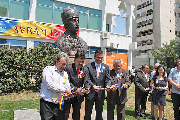 Bustul lui Avram Iancu a fost dezvelit  la Satu Mare
