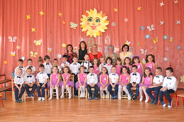 Copiii de la “Dumbrava Minunată” au spus adio grădiniţei