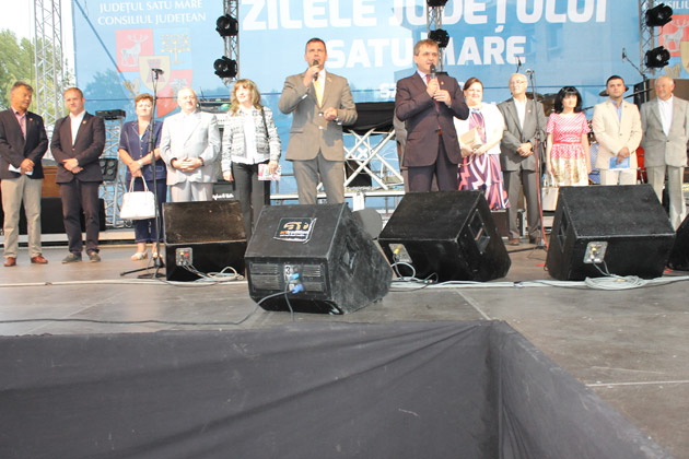 Judeţul petrece trei zile şi trei nopţi