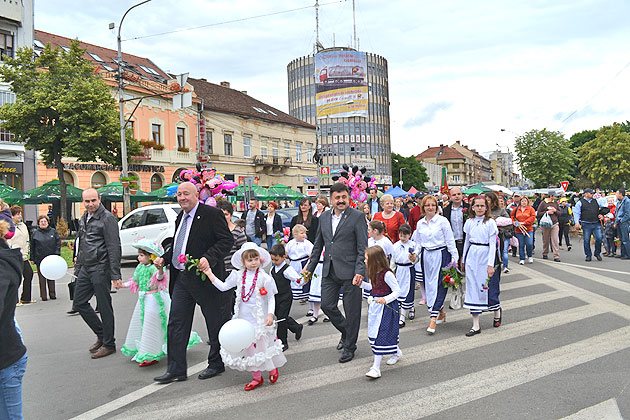 Peste o mie de sătmăreni la “Parada florilor”