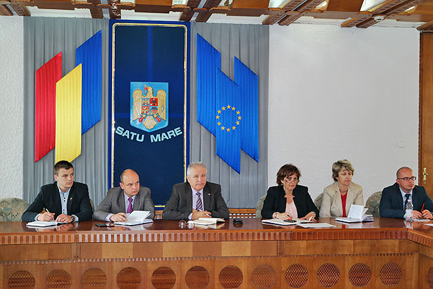 Prefectul a luat pulsul problemelor din instituţiile publice