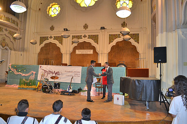 Treizeci şi şapte de tineri, premiaţi la “Primăvara Artelor”