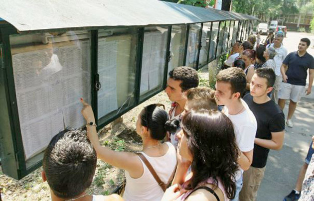Unul din trei candidaţi sătmăreni nu a luat note de trecere la  Evaluările Naţionale