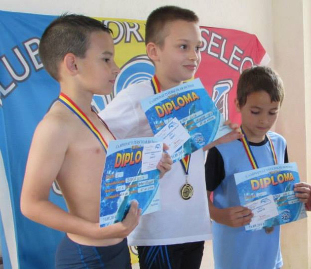 Primul concurs interşcolar de înot la Satu Mare