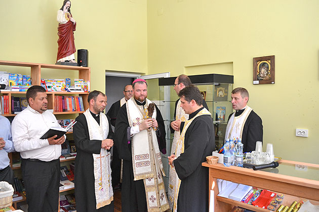 PS Vasile Bizău  a sfinţit sediul  Protopopiatului Greco-Catolic