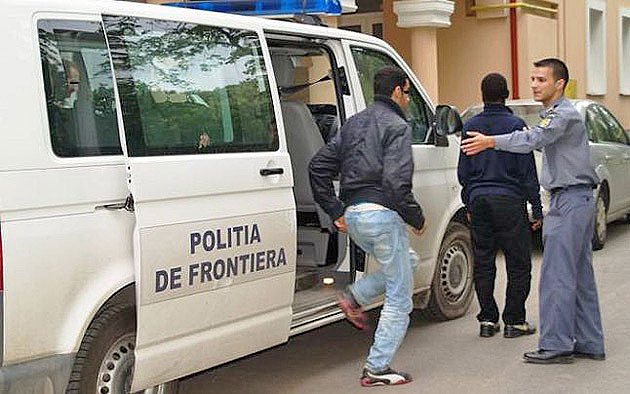 Sirienii forţează din nou frontiera