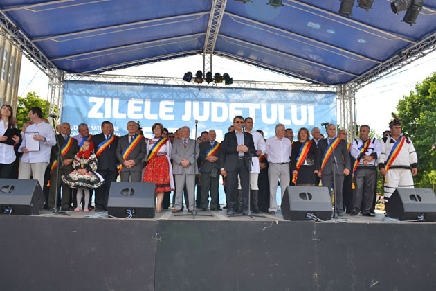 Parada Portului Popular şi deschiderea festivă a Zilelor Judeţului