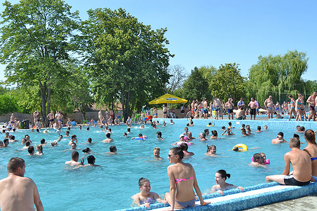 Sătmărenii au dat picnicul pe ştranduri