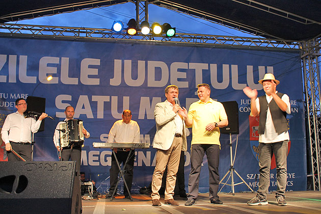 Regal de folclor multicultural la Zilele Judeţului