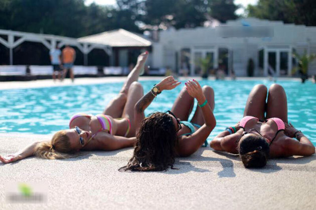 Anda Adam şi Roxana Vancea încing atmosfera!