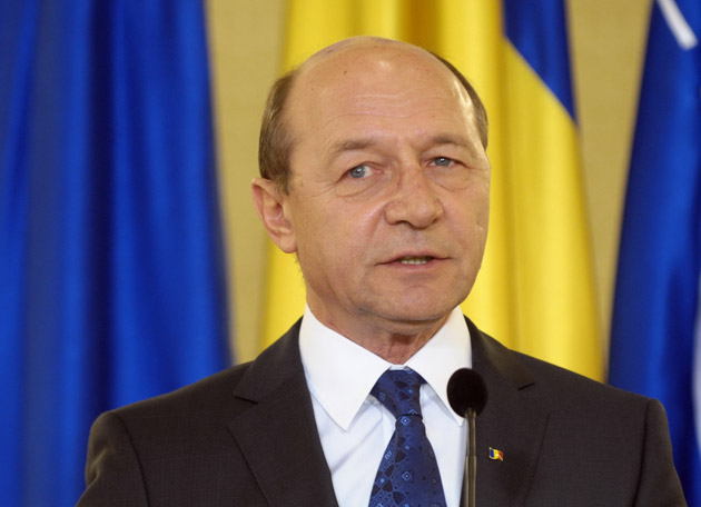 Băsescu respinge Legea prin care aleşii locali membri în Adunări Generale ale serviciilor de utilităţi nu mai erau incompatibili