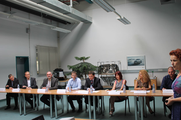 Draxlmaier mai angajează 500 de persoane până la sfârşitul anului