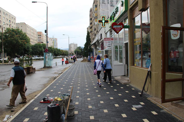 Trotuar nou și pistă pentru bicicliști în zona Perla, la Zalău