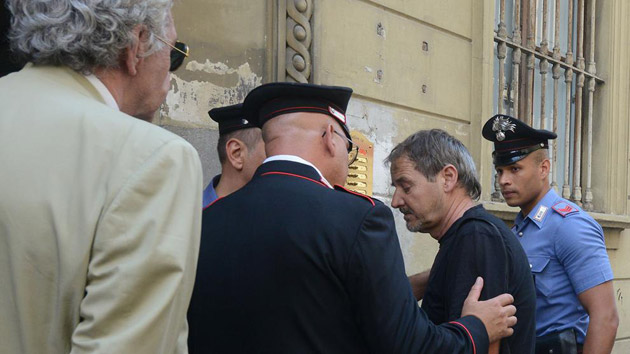 Un negreştean şi-a ucis mama cu sânge rece în Italia