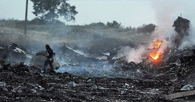 Convorbirea telefonică ce îi incriminează pe rebeli în prăbuşirea avionului, autentificată. Teza principală: Zborul MH17 a fost doborât de separatişti