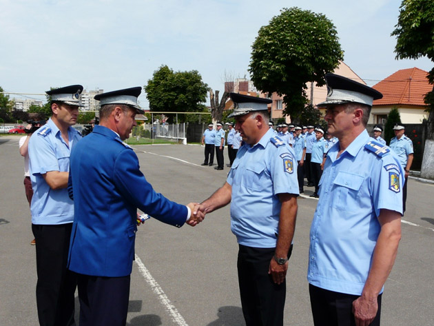 Avansări în grad la jandarmi  şi pompieri