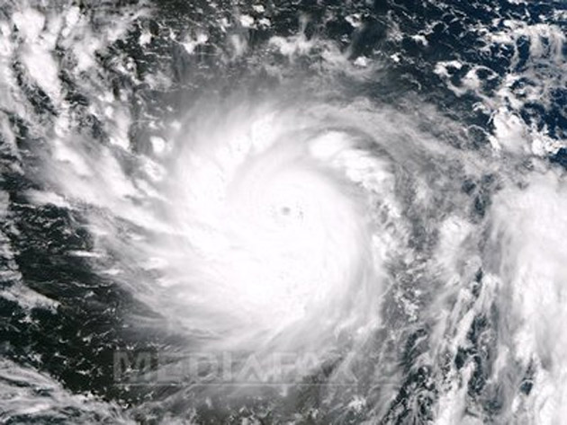 Un taifun foarte puternic se îndreaptă către insula japoneză Okinawa