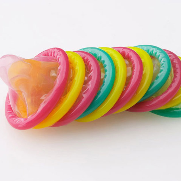 Un prezervativ conceput să distrugă HIV, dezvoltat de specialiştii australieni