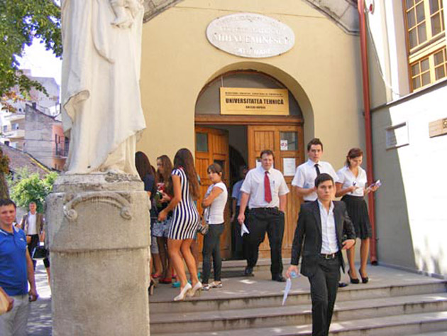 Peste 530 de contestaţii depuse la Bac