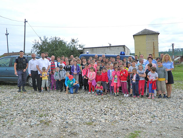 Desant al jandarmilor în tabăra de copii