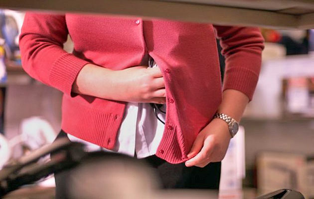 Micile magazine, prădate de hoţi