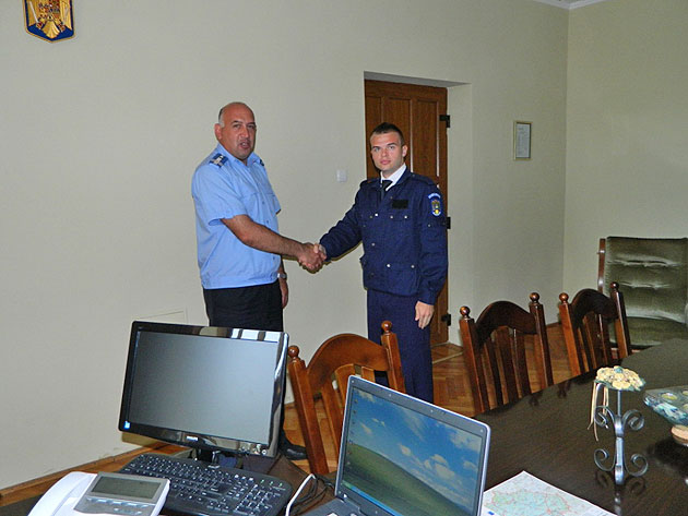Un student al Academiei de Poliţie, în practică  la Jandarmeria Satu Mare
