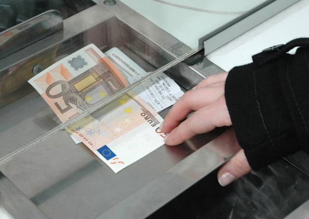 Stranierii revigorează piaţa valutară